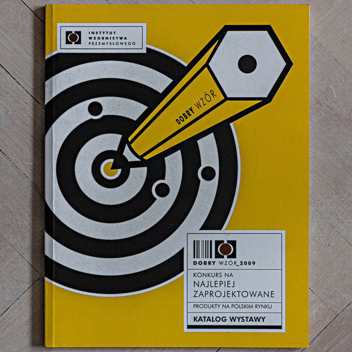 Dobry Wzór 2009 - lampa «Cebula» Darii Burlińskiej w katalogu wystawy konkursu na najlepiej zaprojektowane produkty na polskim rynku, wyd. «Instytut Wzornictwa Przemysłowego», Warszawa